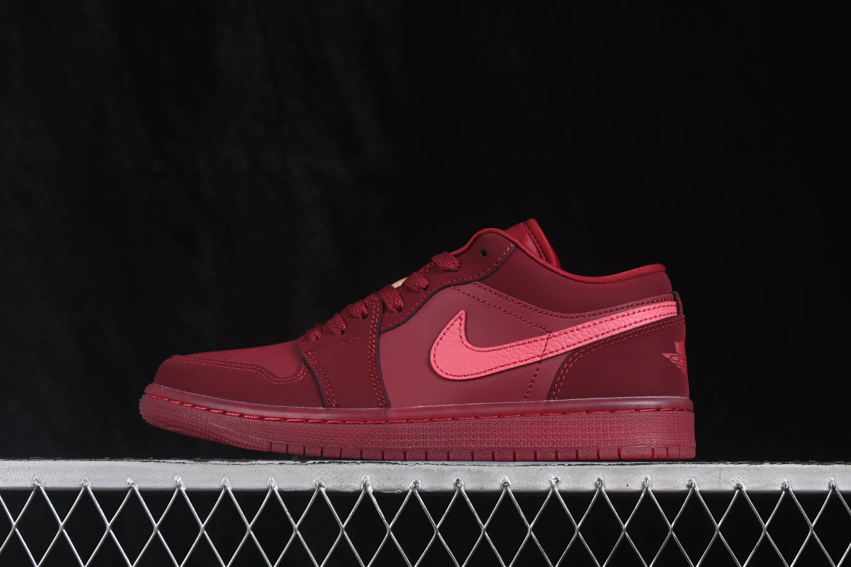 All categories Air Jordan Jordan series basketball shoes Air Jordan 1 Low G version pure original Air Jordan 1 Low AJ1 Joe 1 raw rubber wine red low-top retro culture basketball shoes IB7012-600